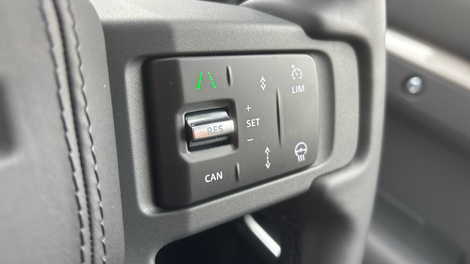 Land Rover Defender 3.0 D350 X-Dynamic HSE 90 3dr Auto Diesel Estate - Image 38